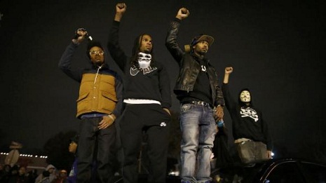 Gunshots echo as violence returns to Ferguson, protests across U.S.